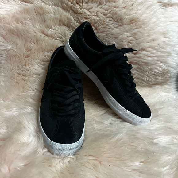 Converse Low Tops - Picture 6 of 7